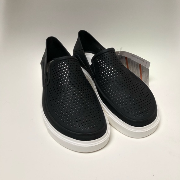crocs roka slip on